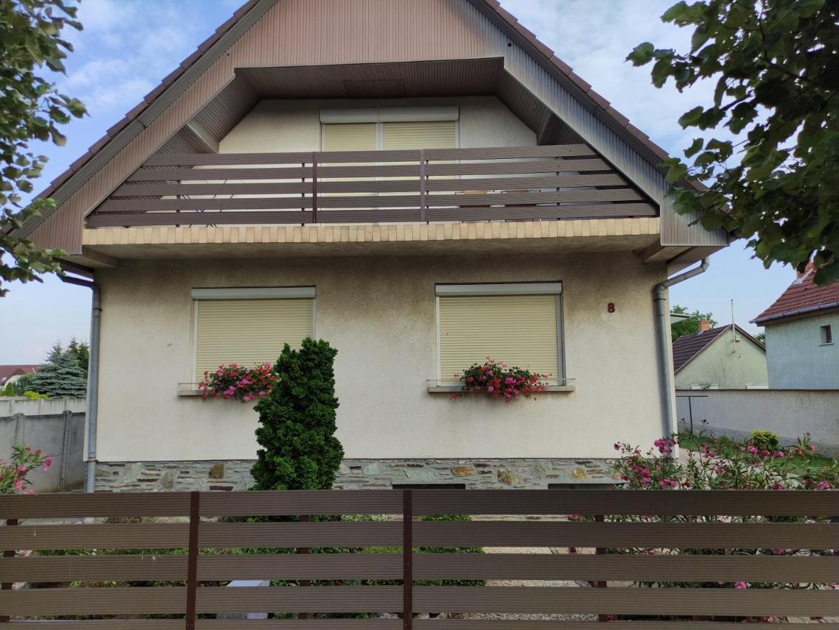 Molnar Vendeghaz Apartment Buk Exterior photo