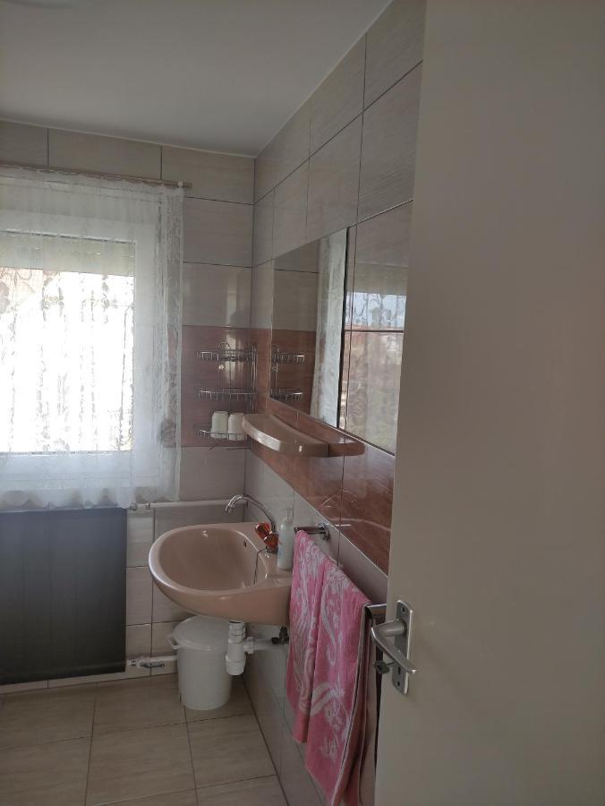 Molnar Vendeghaz Apartment Buk Exterior photo